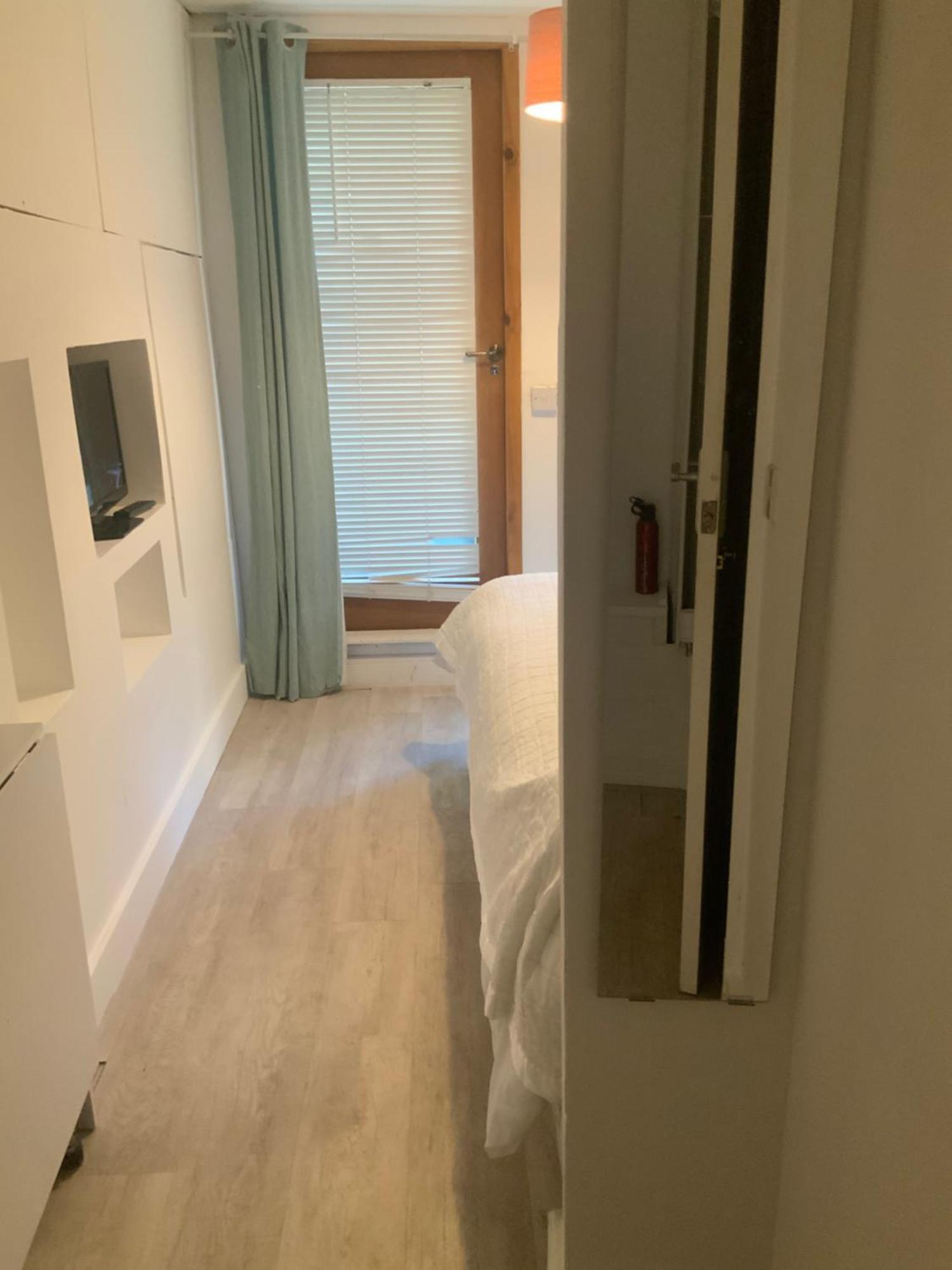 Self Contained In Guest house 2*